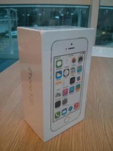 Яблоко iPhone 5S Белый 16gb (белый и серебристый) LTE